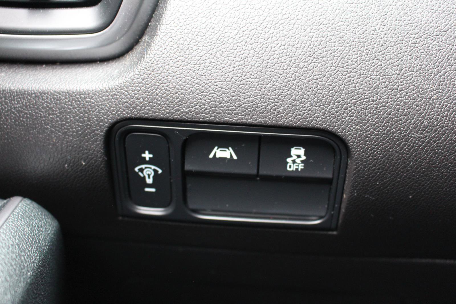 Certified 2023 Kia Sorento S w/ Panoramic Sunroof Package image 24