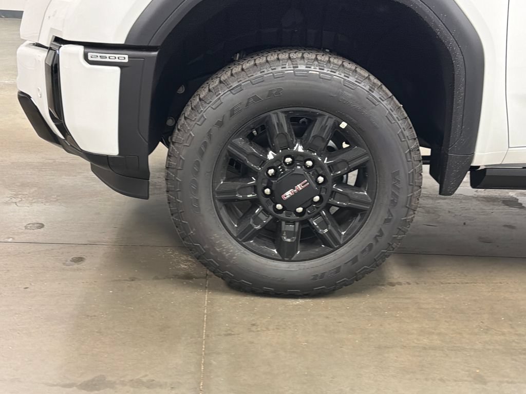 New 2026 GMC Sierra 2500 AT4 w/ Technology Package AWD/4WD image 10