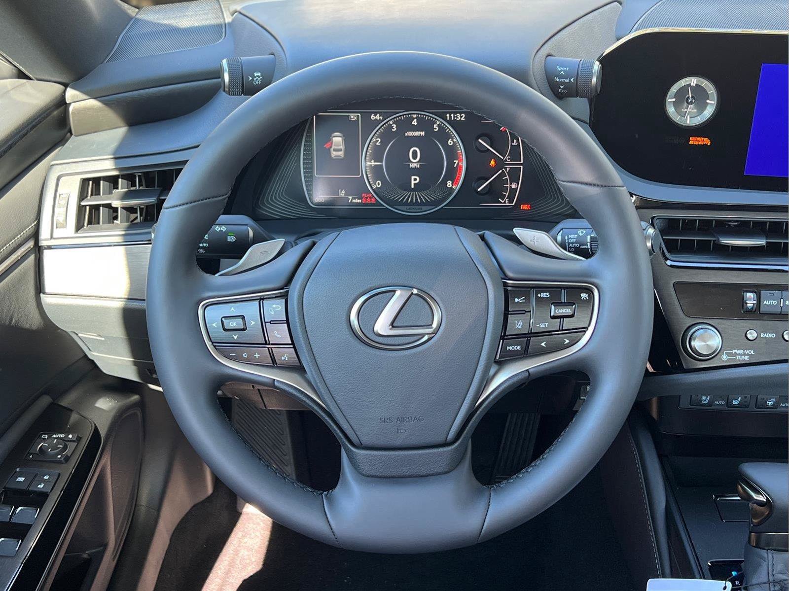 Used 2025 Lexus ES 350 w/ Premium Package FWD image 18