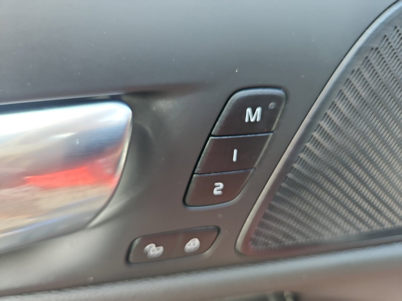 Used 2021 Volvo S60 T6 R-Design image 15