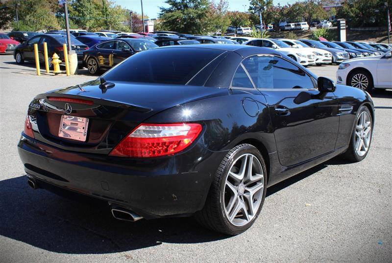 Used 2015 Mercedes-Benz SLK 250 w/ Premium Package image 5