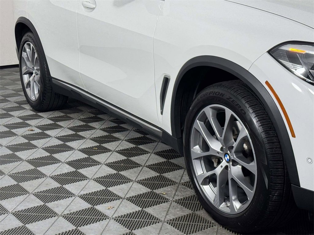 Used 2023 BMW X5 xDrive40i w/ Premium Package image 12