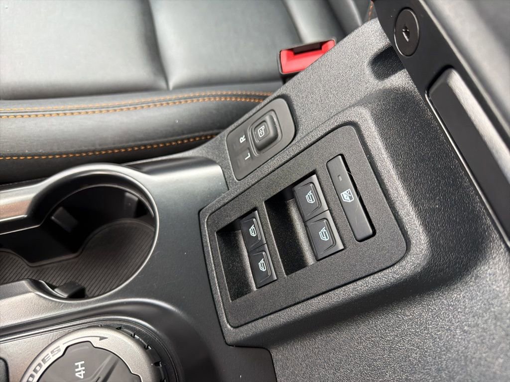Used 2024 Ford Bronco Badlands image 36