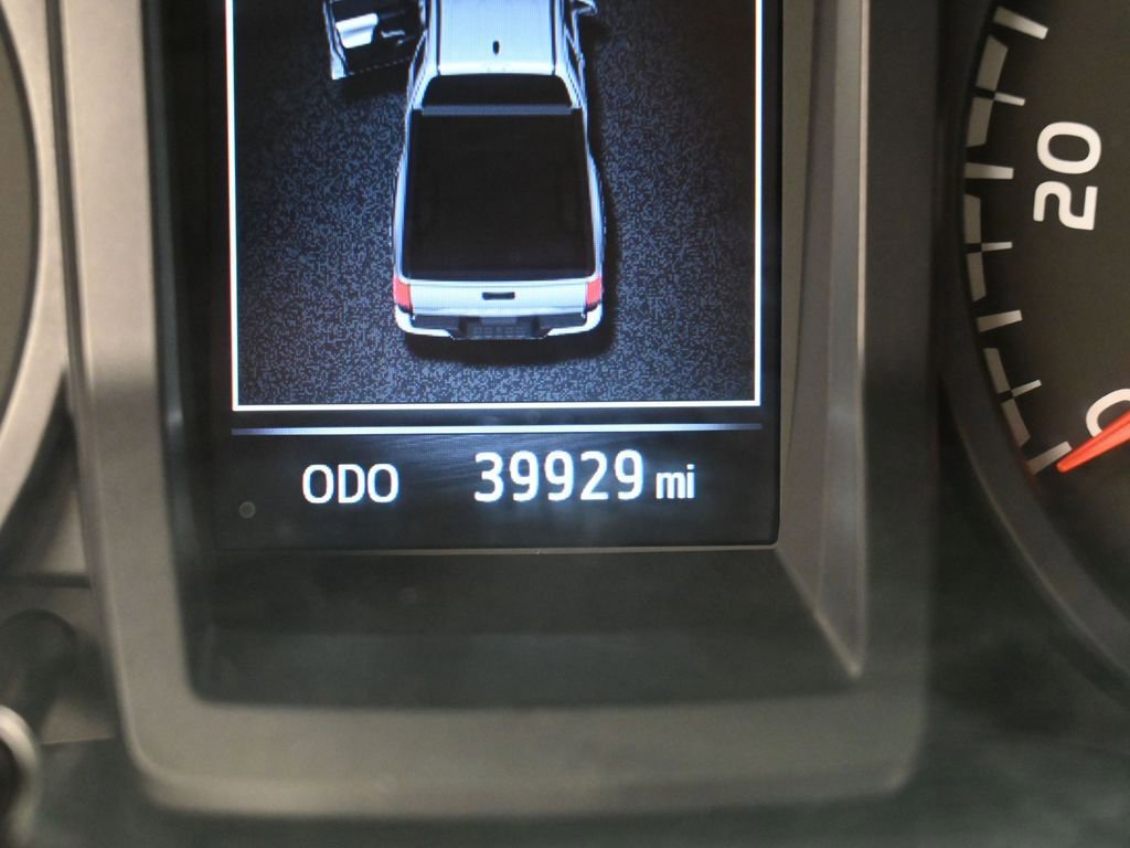 Used 2022 Toyota Tacoma SR image 14
