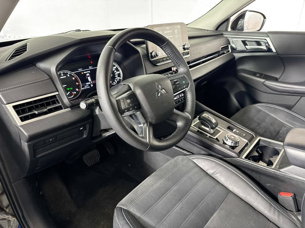 Used 2023 Mitsubishi Outlander SE AWD/4WD image 9