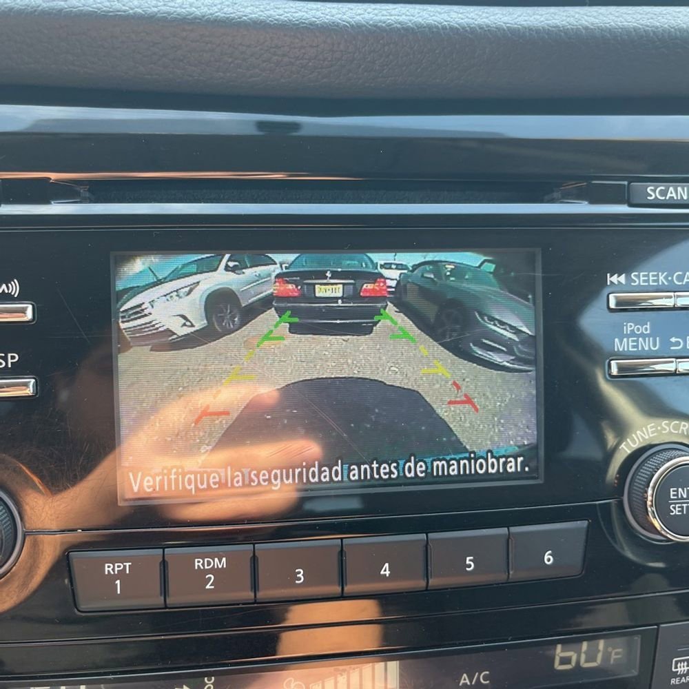 Used 2017 Nissan Rogue SV w/ Midnight Edition image 13