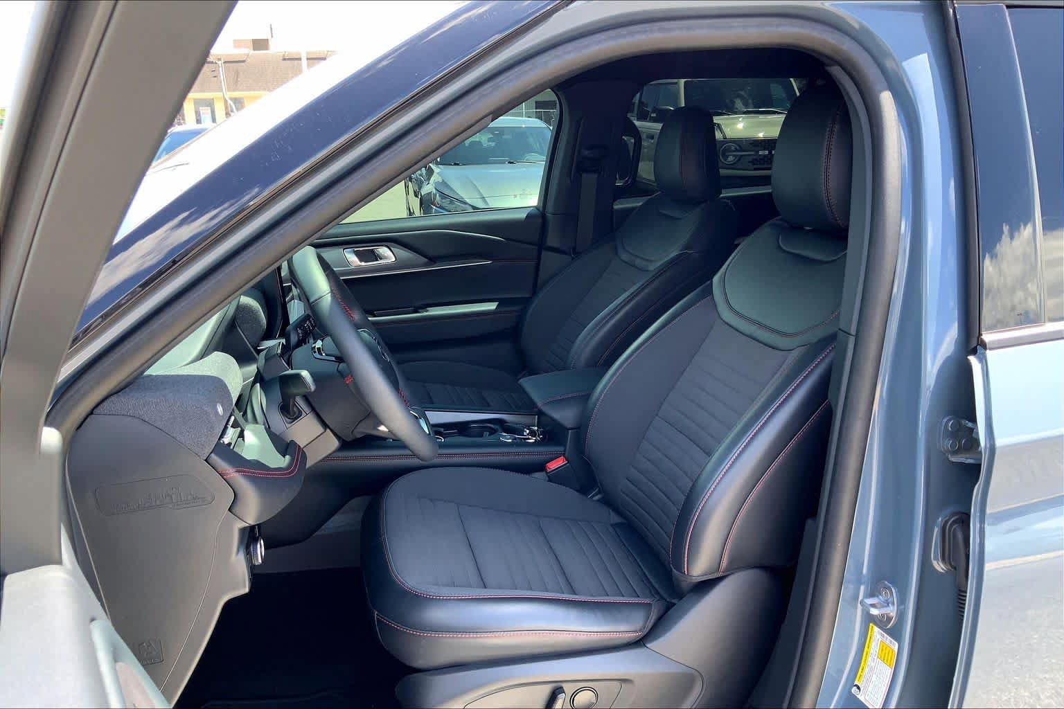 Certified 2025 Ford Explorer ST-Line RWD image 8