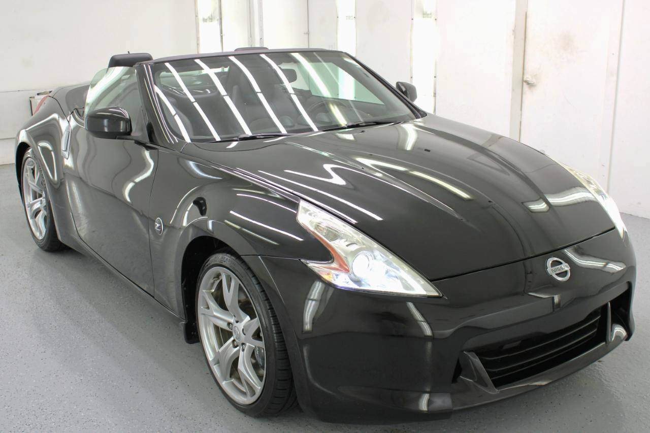 Used 2010 Nissan 370Z Touring w/ Sport Pkg RWD image 12