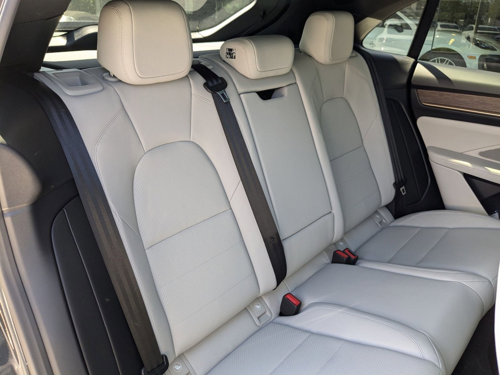 New 2024 Porsche Macan 4 Electric image 24