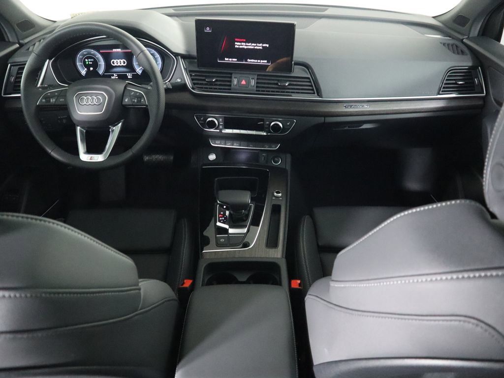 Used 2025 Audi Q5 e Premium Plus w/ Premium Plus Package image 14
