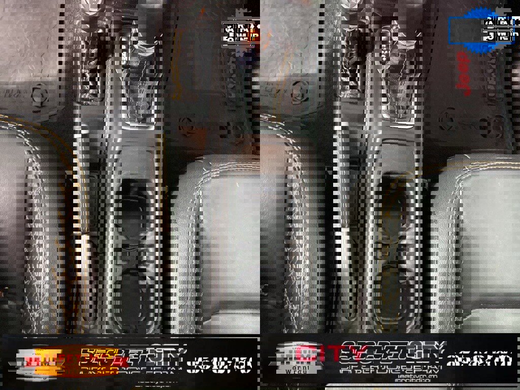 Used 2022 Jeep Wrangler Unlimited Sahara image 25