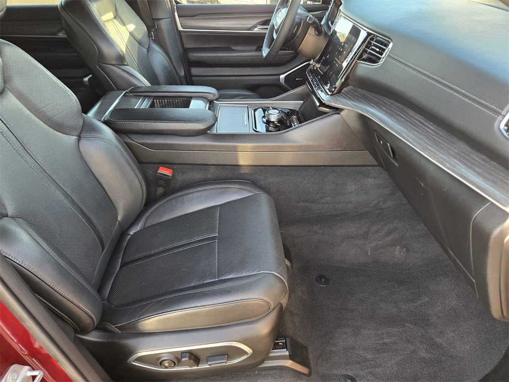Used 2023 Jeep Wagoneer L Series II image 17