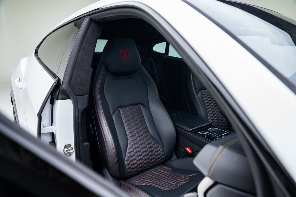 Used 2022 Lamborghini Urus image 29