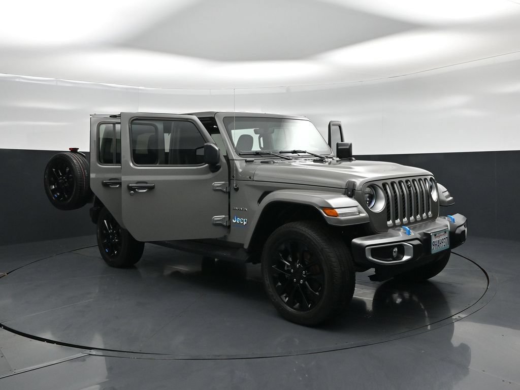 Used 2023 Jeep Wrangler Unlimited Sahara w/ Cold Weather Group AWD/4WD image 30