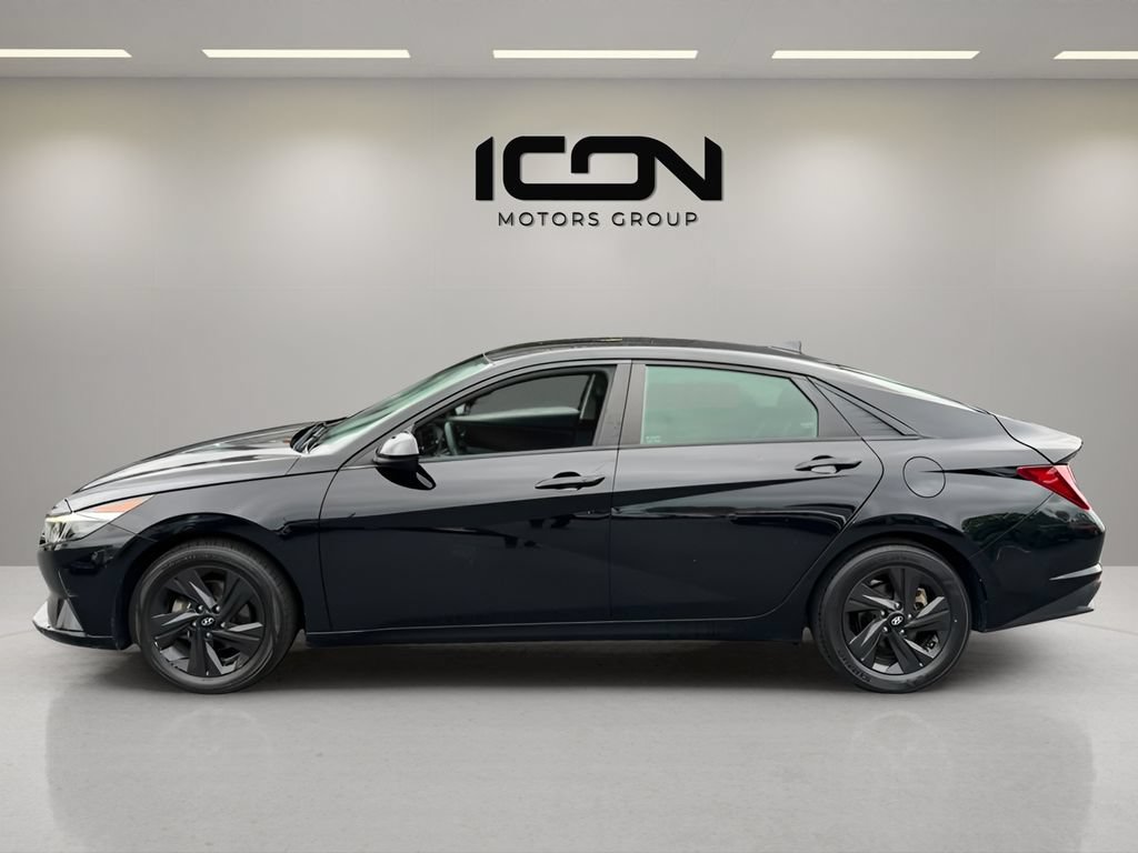 Used 2021 Hyundai Elantra SEL FWD image 2
