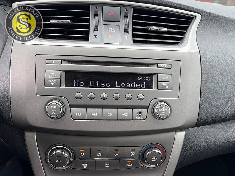 Used 2014 Nissan Sentra S image 28