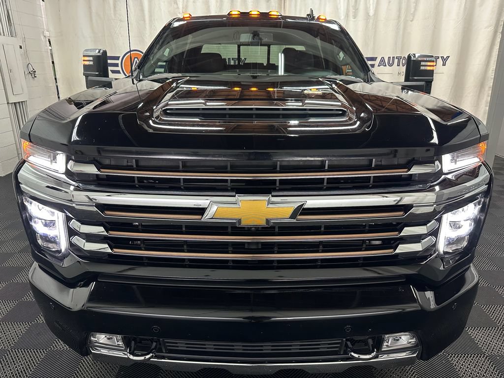 Used 2022 Chevrolet Silverado 3500 High Country AWD/4WD image 3