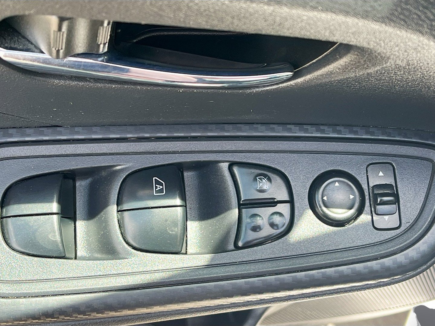 Used 2023 Nissan Versa SV w/ Trunk Package FWD image 17