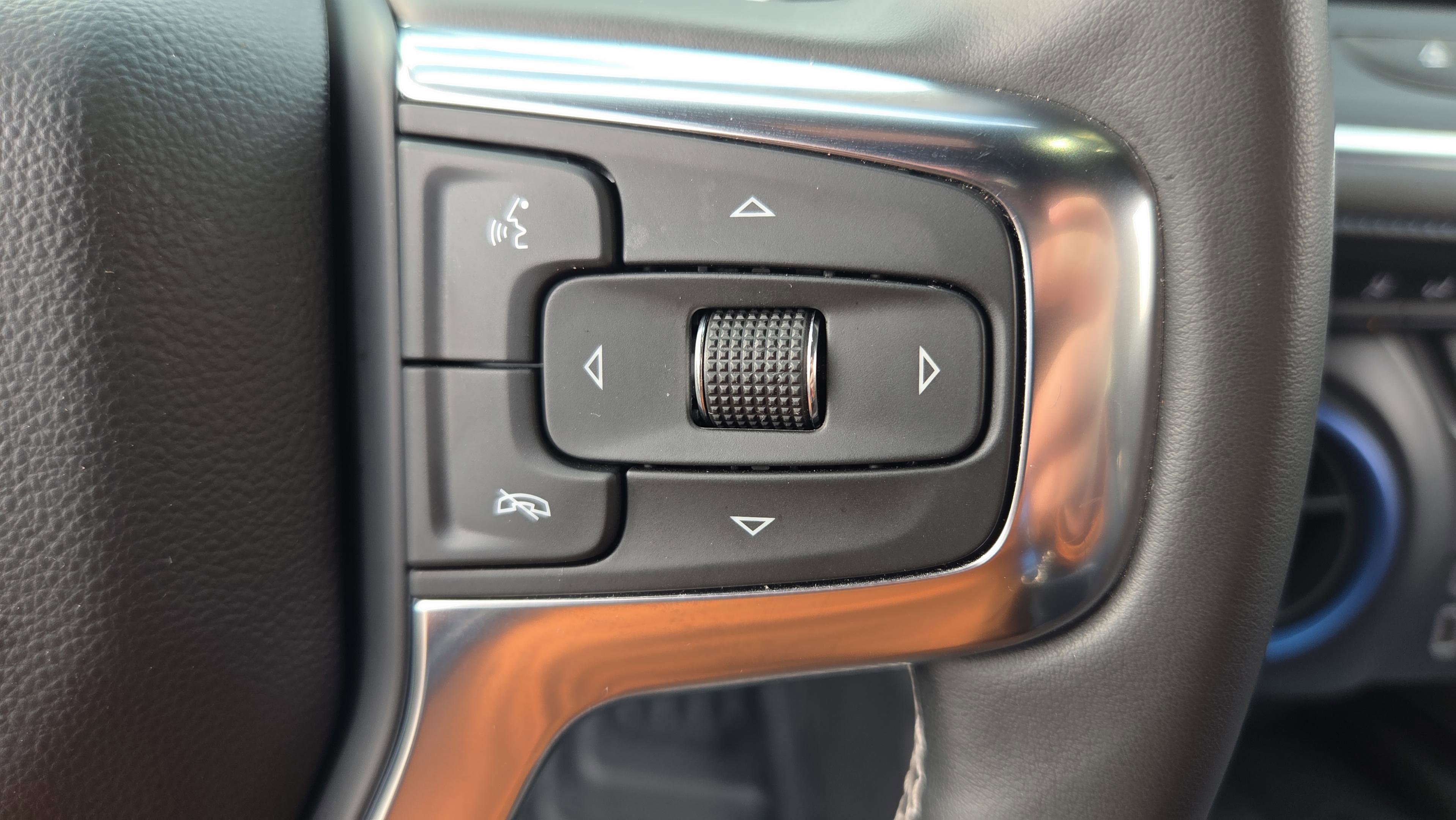 Used 2023 Chevrolet Blazer RS w/ Driver Confidence II Package FWD image 29