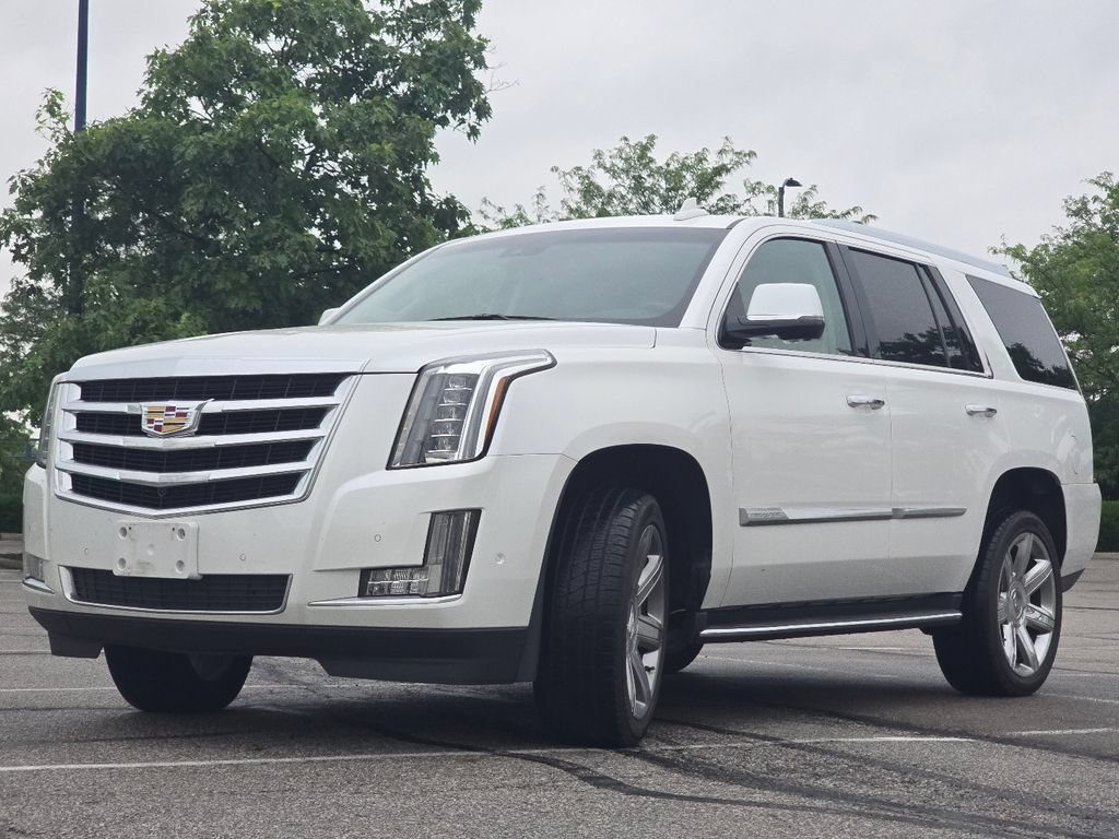 Used 2017 Cadillac Escalade Luxury AWD/4WD image 12