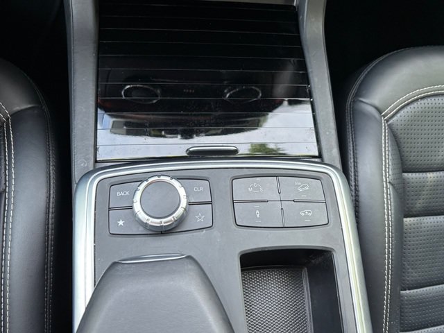 Used 2012 Mercedes-Benz ML 63 AMG 4MATIC w/ AMG Performance Pkg image 46