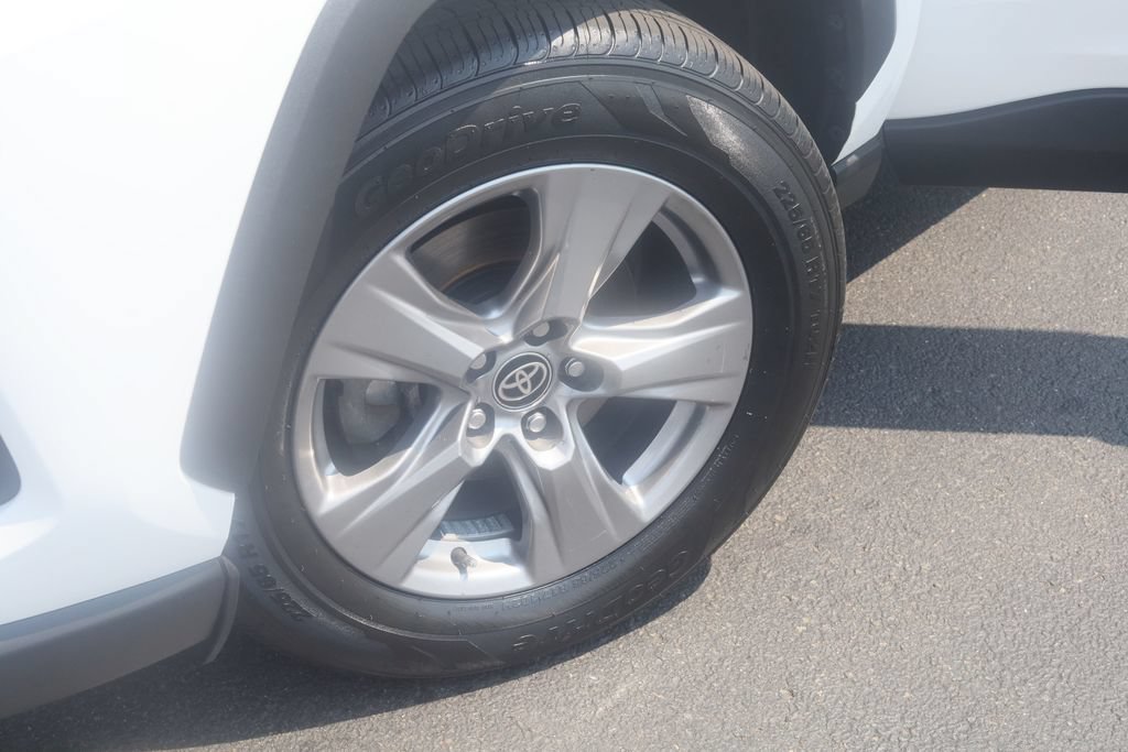 Certified 2024 Toyota RAV4 XLE w/ Convenience Package AWD/4WD image 13