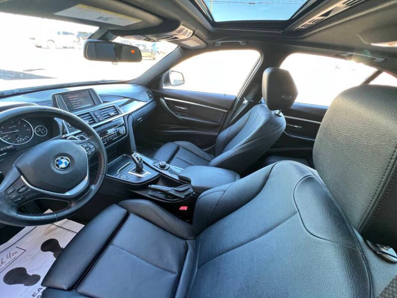 Used 2018 BMW 330i Sedan RWD image 12