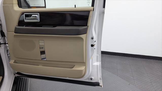 Used 2017 Lincoln Navigator Reserve image 22