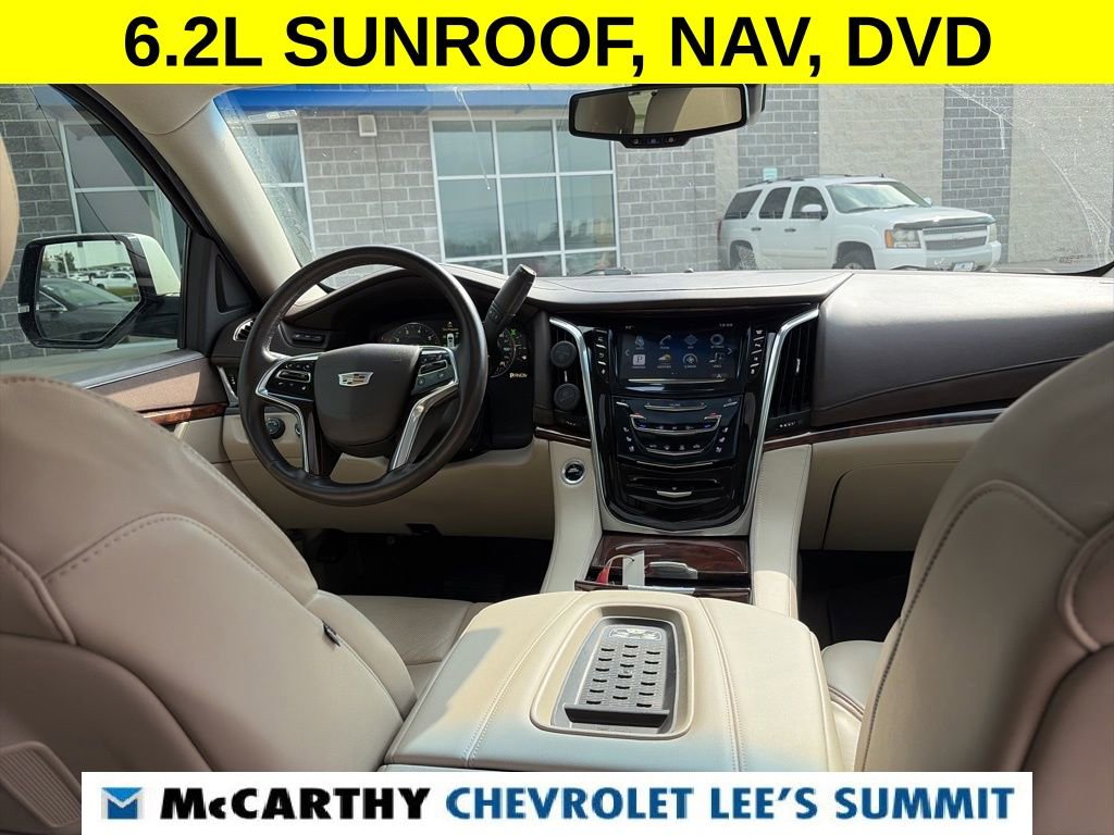 Used 2015 Cadillac Escalade ESV Luxury image 29
