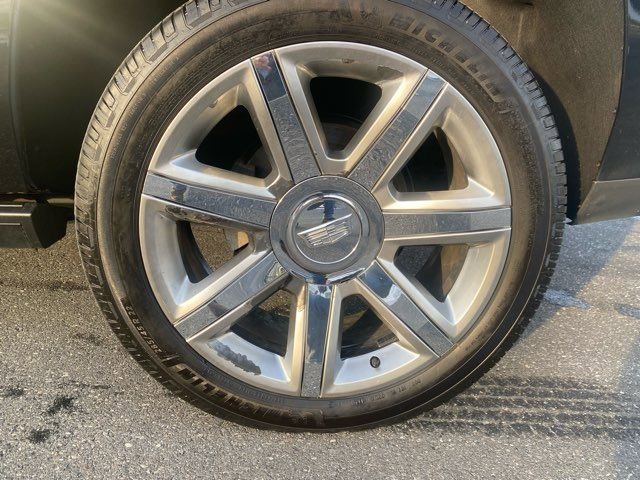 Used 2018 Cadillac Escalade Premium Luxury image 35