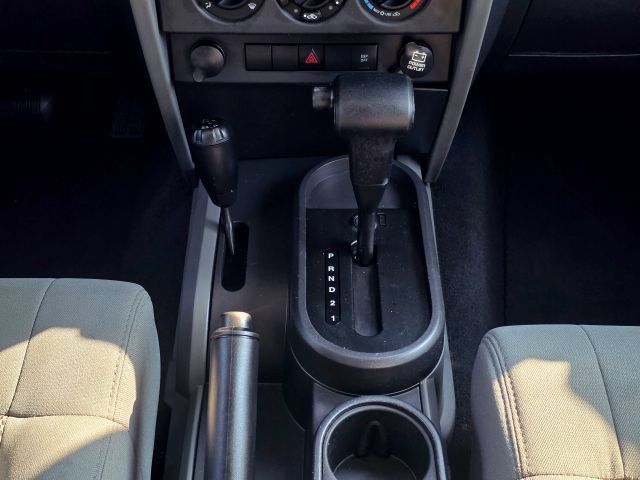 Used 2008 Jeep Wrangler Unlimited Sahara AWD/4WD image 27