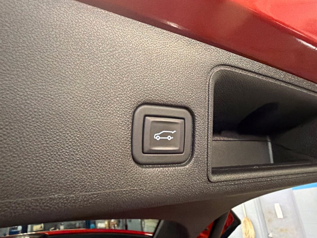 Used 2023 GMC Terrain SLE w/ Driver Convenience Package AWD/4WD image 15