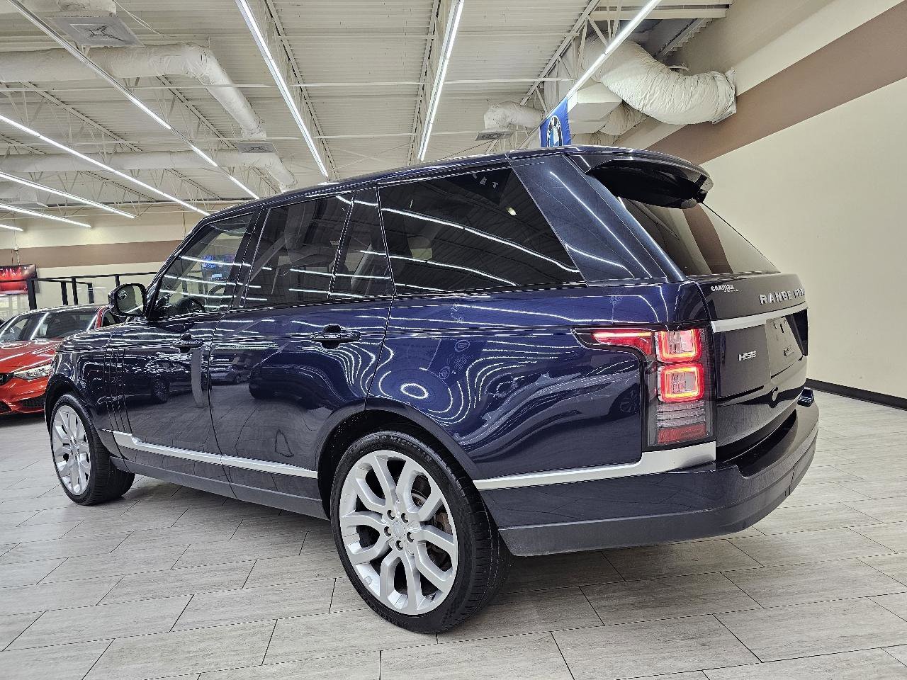 Used 2016 Land Rover Range Rover HSE AWD/4WD image 9