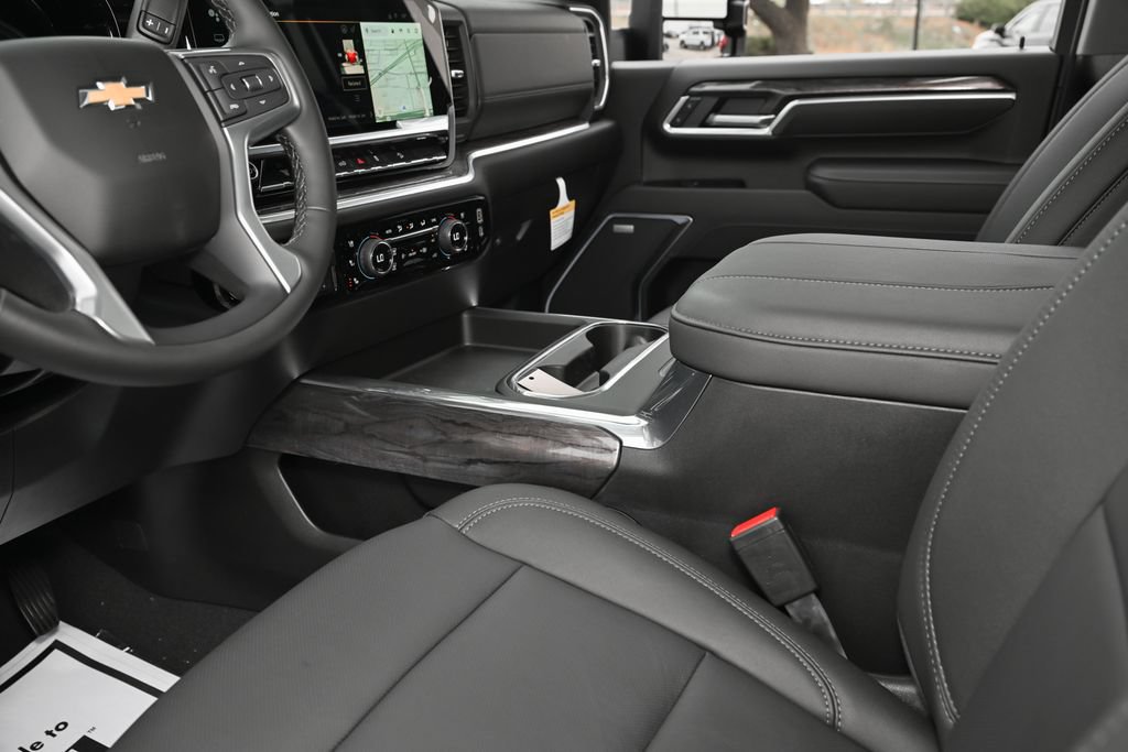 New 2026 Chevrolet Silverado 2500 LTZ w/ LTZ Convenience Package AWD/4WD image 38
