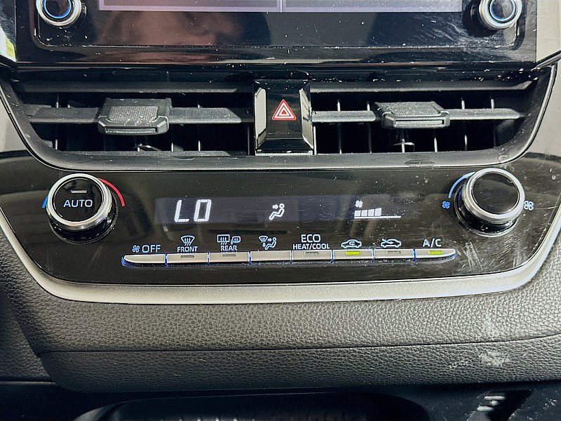 Used 2020 Toyota Corolla LE FWD image 16