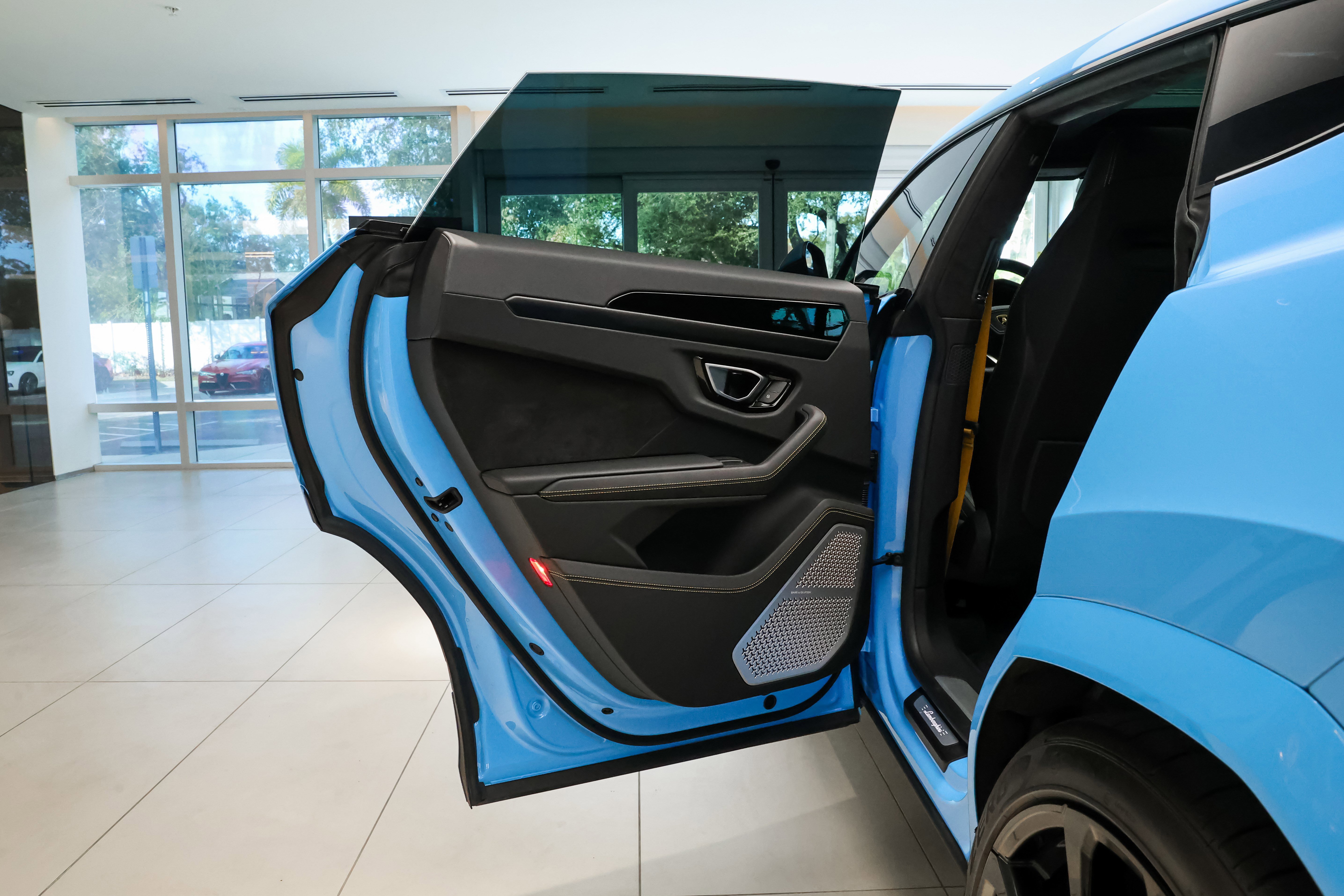 Used 2024 Lamborghini Urus S image 39