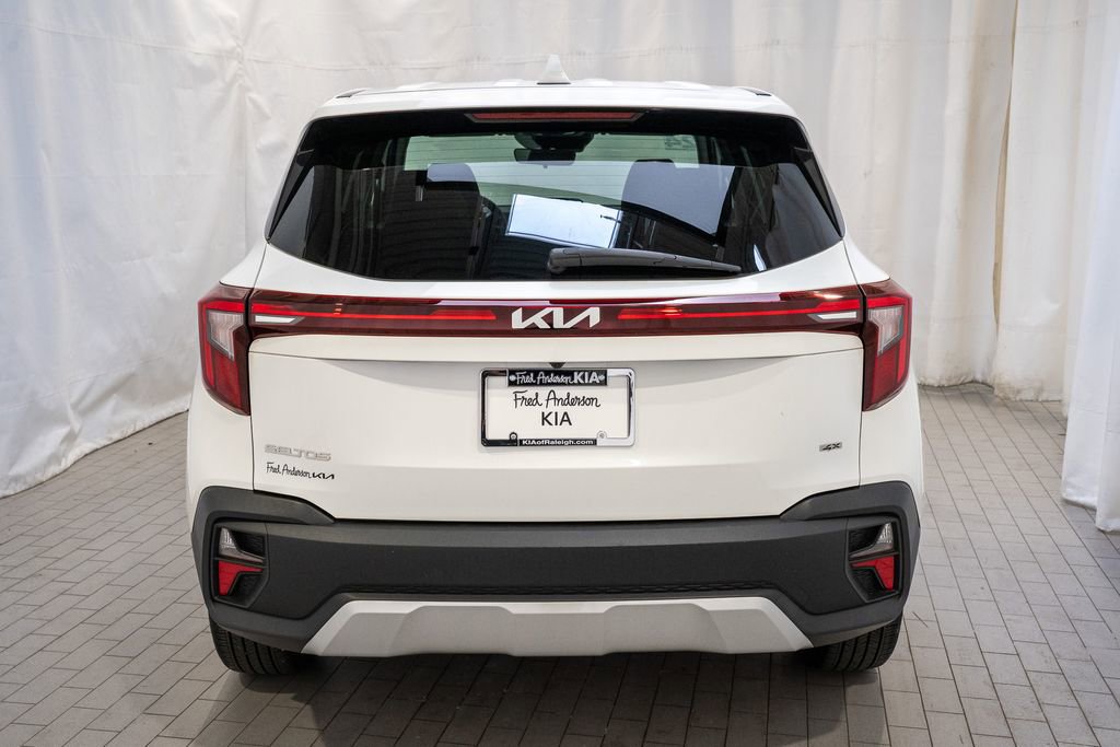 Certified 2024 Kia Seltos LX image 4