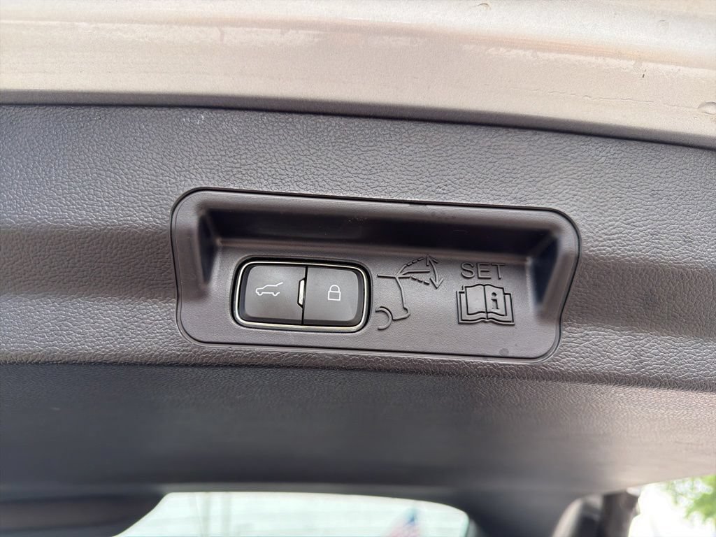 Used 2022 Ford Explorer ST w/ ST Street Pack AWD/4WD image 13