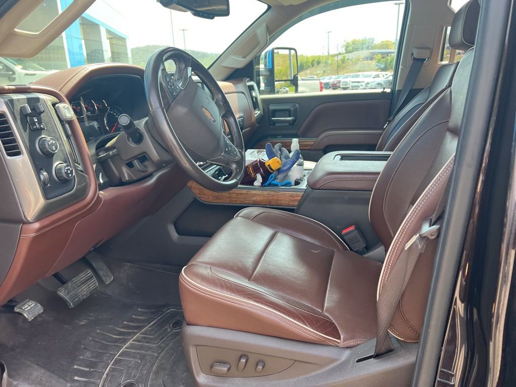 Used 2019 Chevrolet Silverado 2500 High Country w/ Duramax Plus Package AWD/4WD image 10