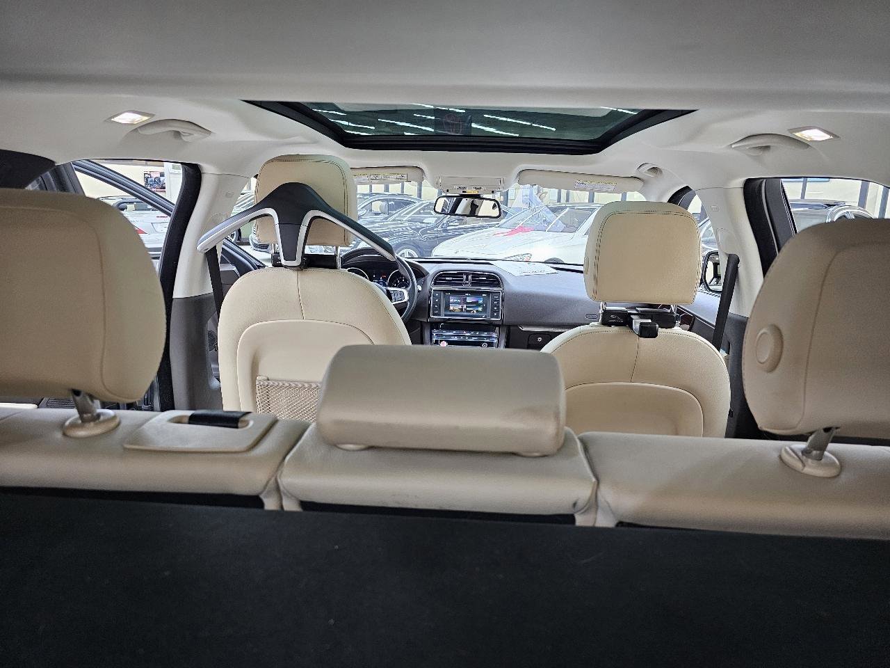 Used 2018 Jaguar F-PACE Prestige AWD/4WD image 14