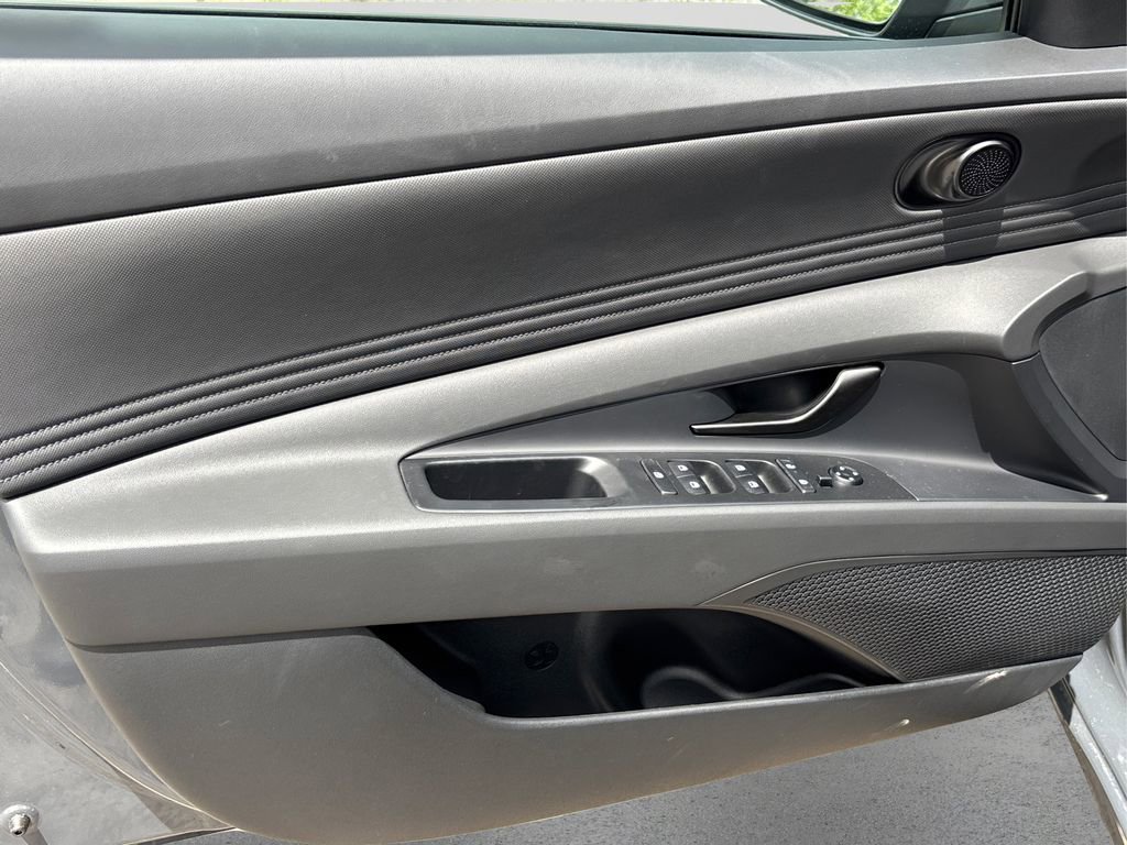 Certified 2025 Hyundai Elantra Sport image 16