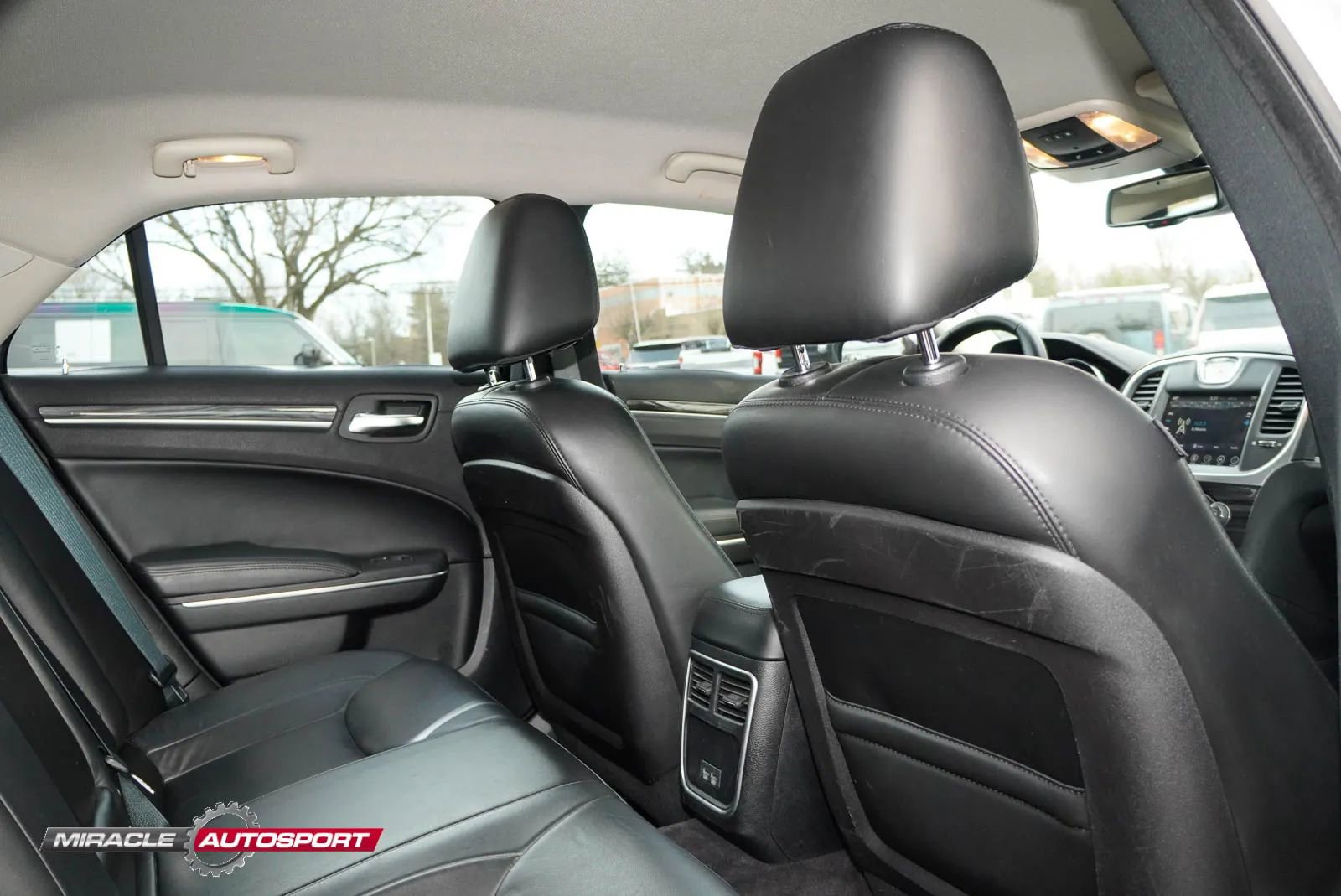 Used 2017 Chrysler 300 Limited w/ Driver Convenience Group RWD image 33