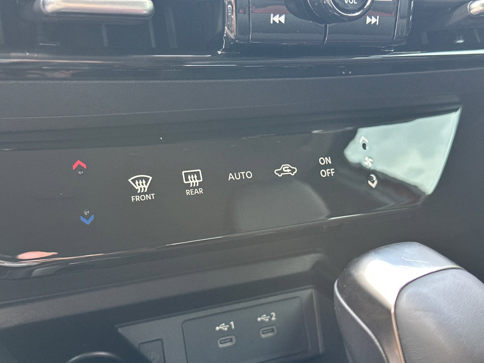 New 2025 Nissan Kicks SR image 30