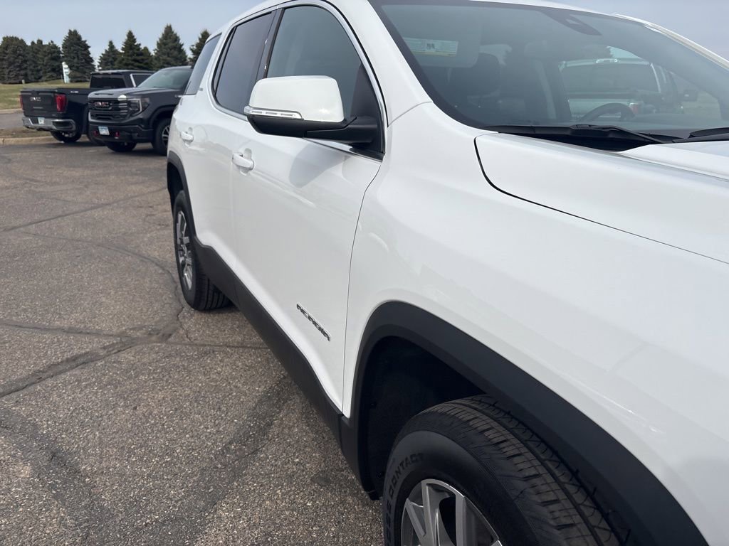 Used 2023 GMC Acadia SLE image 14