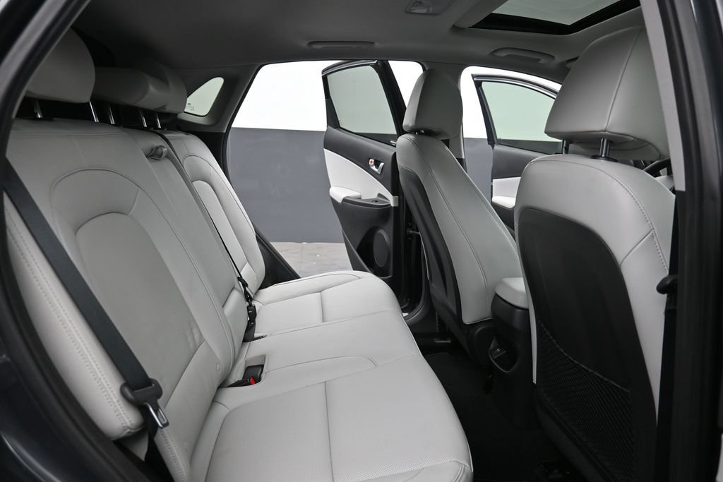 Used 2022 Hyundai Kona Limited FWD image 12
