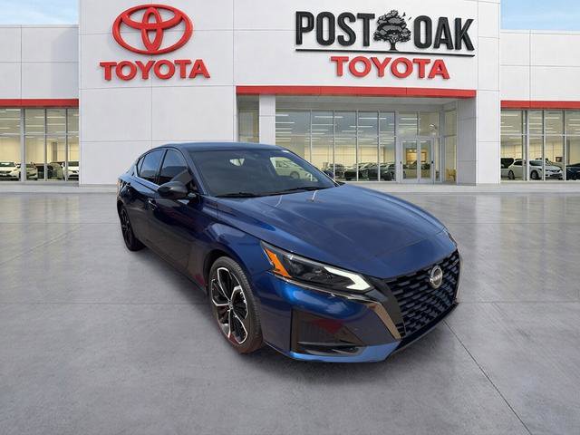 Used 2023 Nissan Altima 2.5 SR FWD image 1
