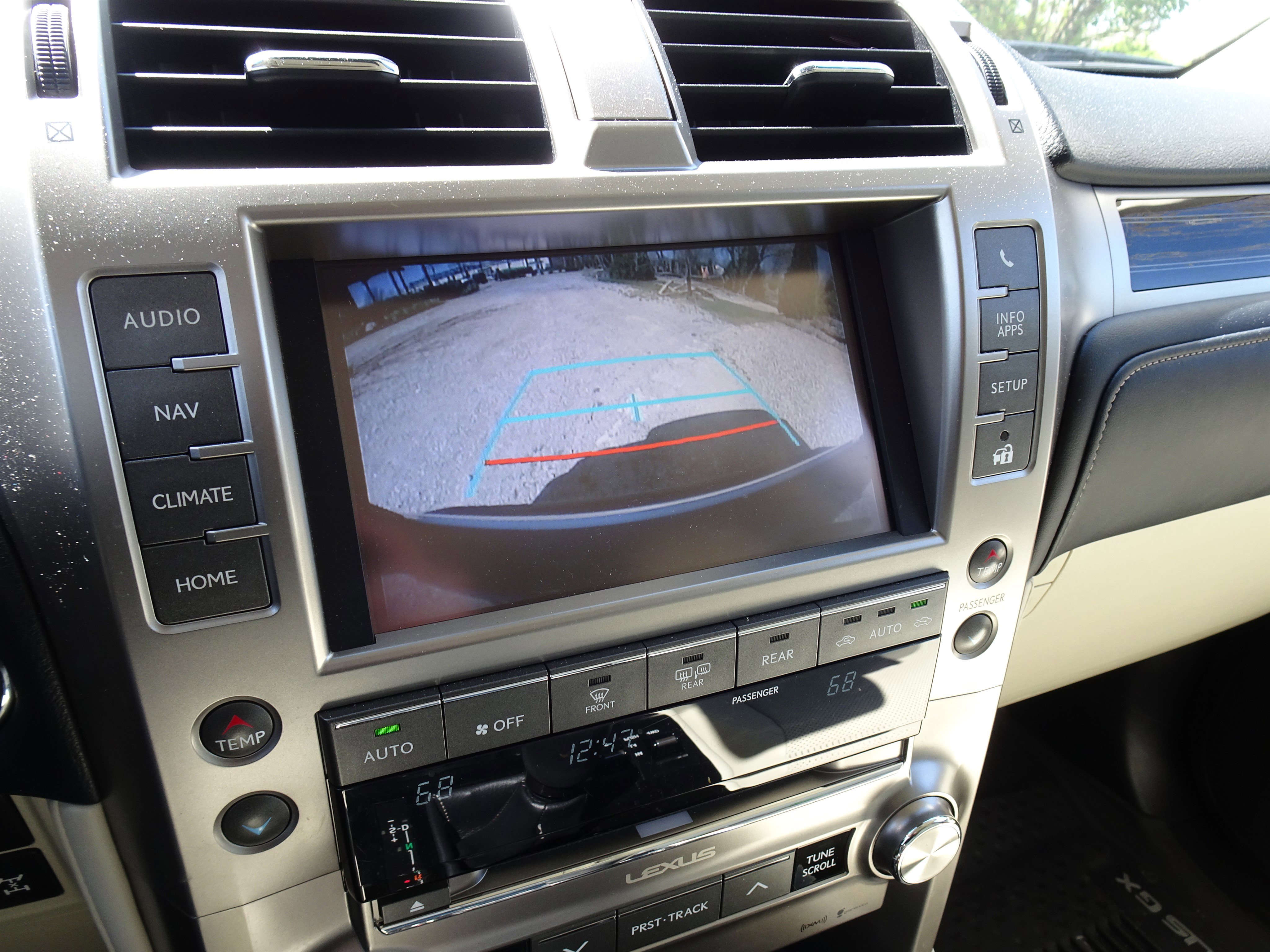 Used 2021 Lexus GX 460 Premium w/ Premium Package image 11