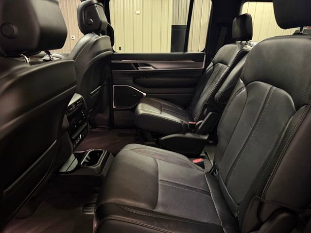 Used 2024 Jeep Wagoneer Series II image 18