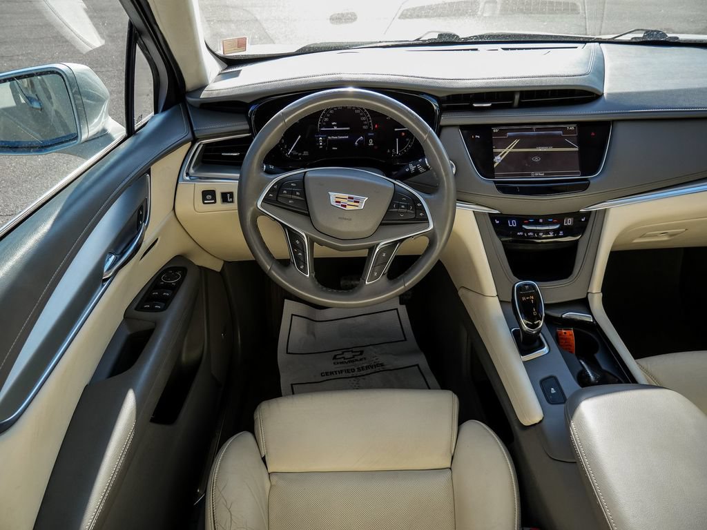 Used 2017 Cadillac XT5 Luxury w/ Driver Awareness Package FWD image 49