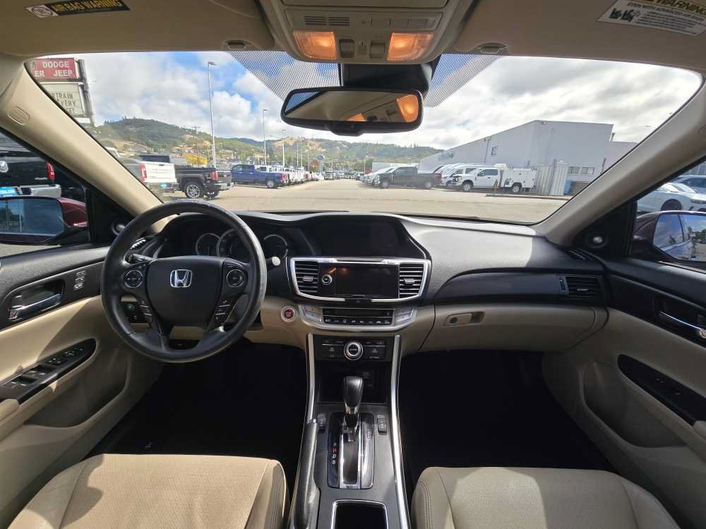 Used 2015 Honda Accord Touring image 15